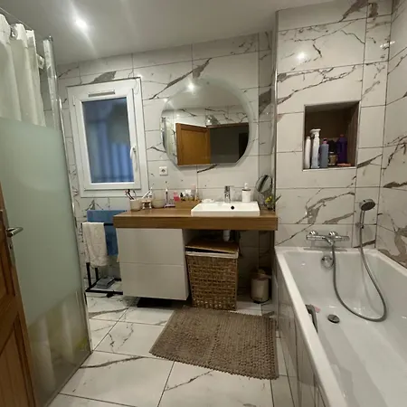 Nassima Argenteuil